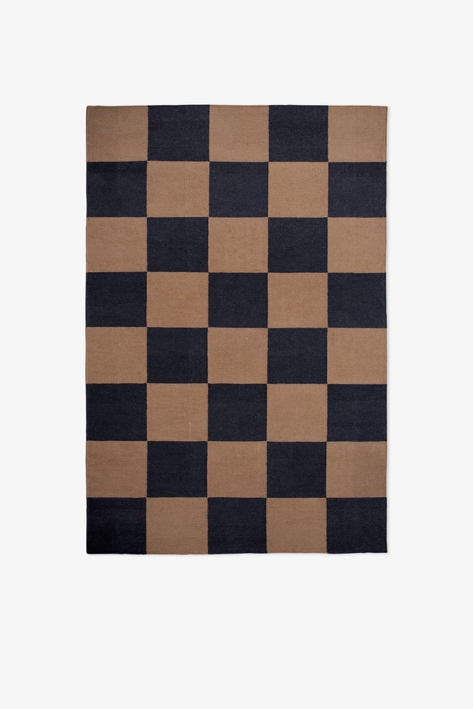 Grand Walnut Nordic Knots